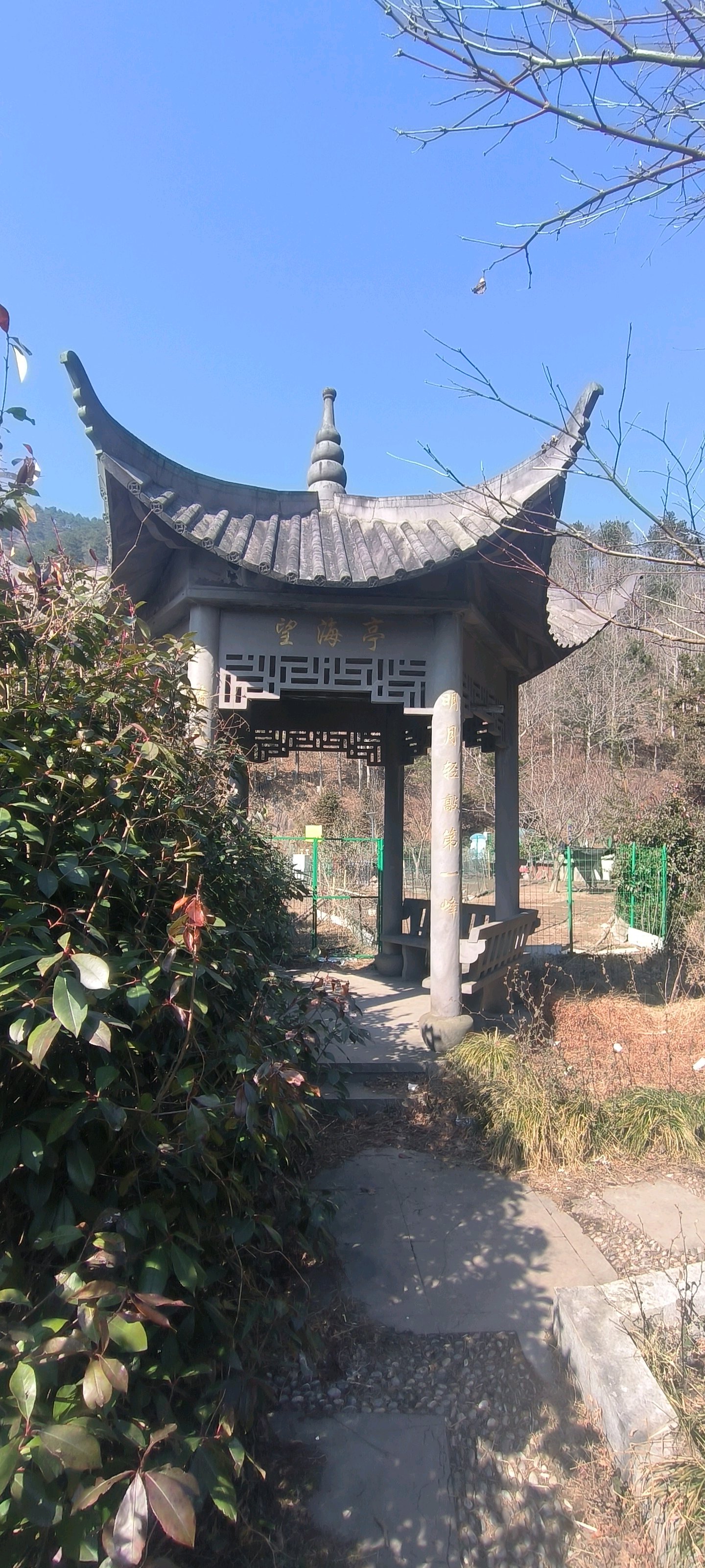 西湖头村停车场